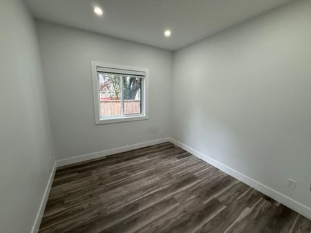 New 2 Bedroom Suite - Photo 5