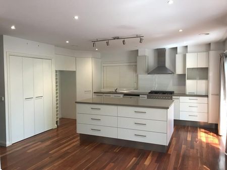 2/40 Green St, Ivanhoe VIC 3079 - Townhouse For Rent | Domain - Photo 5