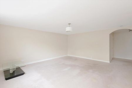 3 bedroom flat to rent - Photo 3