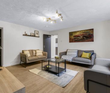 GARDEN FLAT, 246 VINERY ROAD Leeds - LS4 2LA - Photo 2