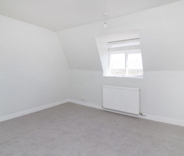 3 bedroom apartment to rent - Photo 2