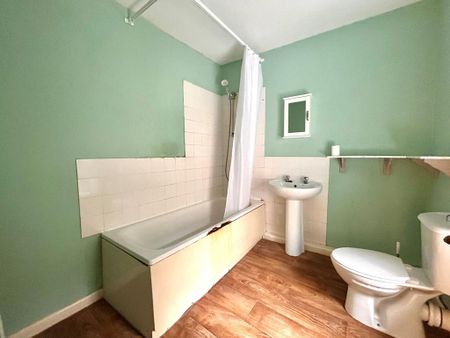 3 bedroom terraced house to rent - Photo 5