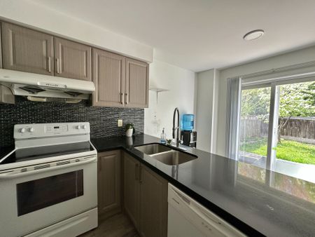 For Lease - 303 Riel Drive, Mississauga, Ontario - Photo 3