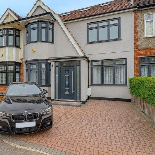 1 bedroom in a house share to rent - Photo 1