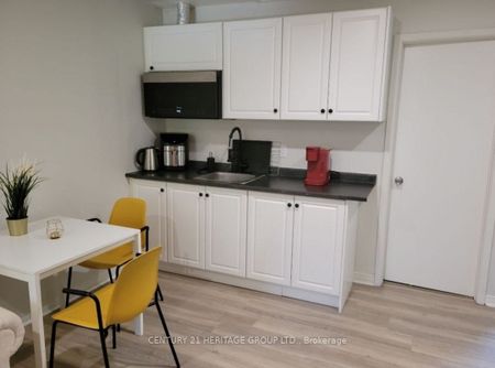 For Lease - 287 Lorne Avenue Unit# B, Newmarket, Ontario - Photo 4