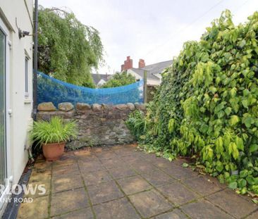 2 bedroom coach house to rent - Photo 3