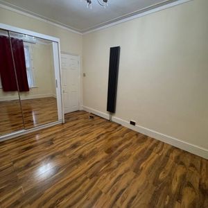 Room in a Shared House, Lloyd Road, E6 - Photo 2