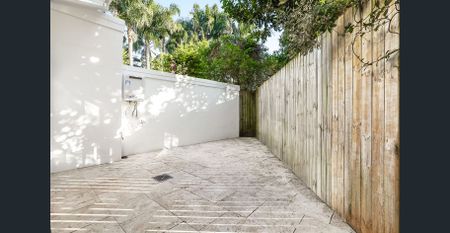 Spacious Family Home - Photo 4