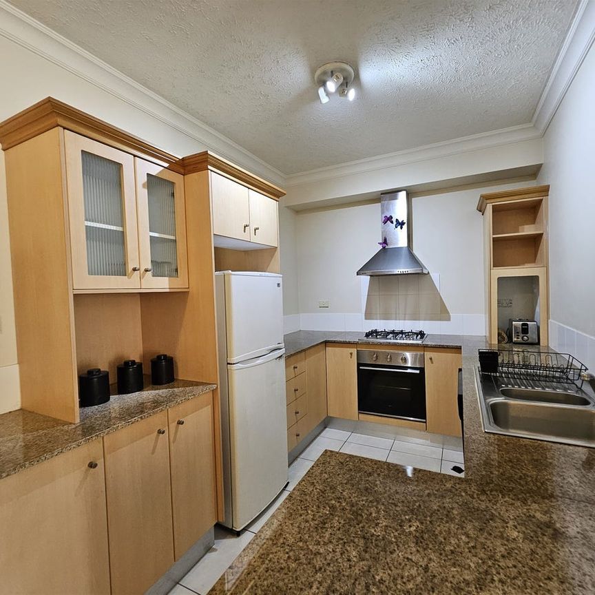 Furnished 1 Bedroom + Study 2nd Floor Apartment in Award Winning Lakes Resort - Photo 1