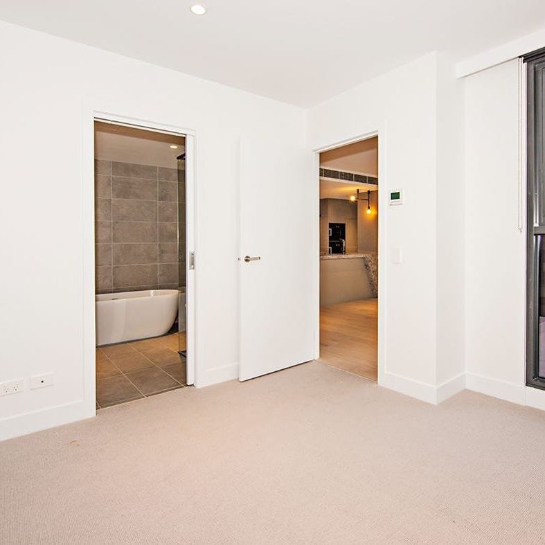 Stylish 2-Bedroom, 2-Bathroom Apartment with Secure Parking – Prime Hawthorn East Location! - Photo 1