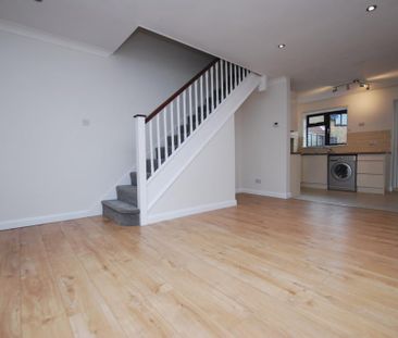 2 bedroom end of terrace house to rent - Photo 3