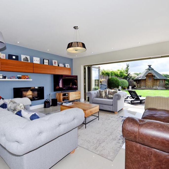 4 bedroom cottage to rent - Photo 1