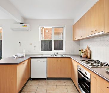 2/6 Hotham Grove, Ripponlea VIC 3185 - Apartment For Rent | Domain - Photo 5