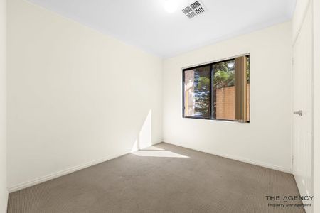 Stylish Family Living in Prime Nollamara Location! - Photo 4