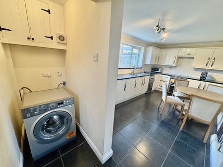 Elm Tree Avenue, Shirebrook, Mansfield - Photo 3