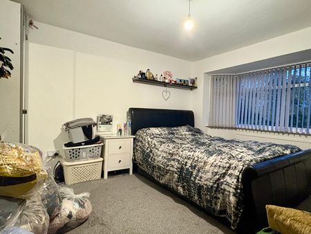 Moor Lane, Harmondsworth, West Drayton, UB7 0AR - Photo 3