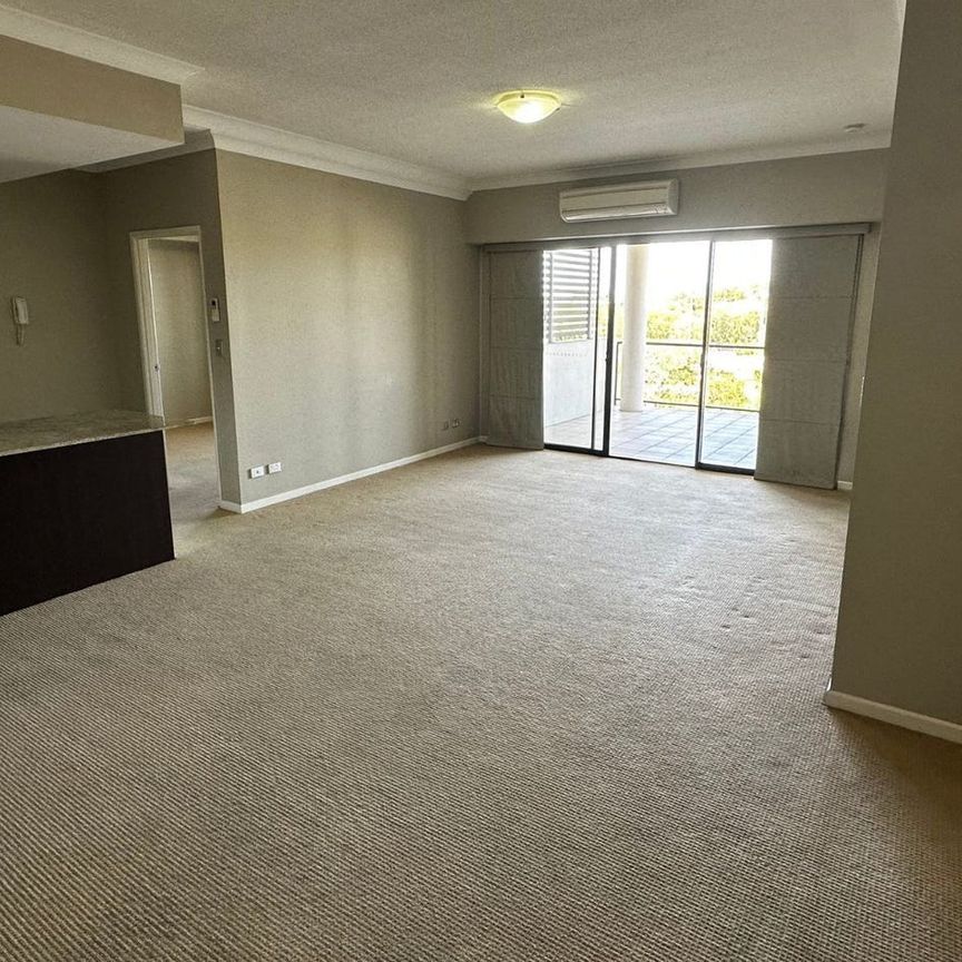 Stylish 3-Bedroom + Study Apartment in the Heart of Chermside - Photo 1