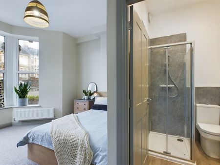 Room in a Shared House, Charlton Road, BS15 - Photo 2