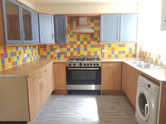 3 bedroom terraced house to rent - Photo 1