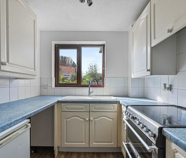 One-Bedroom End of Terrace House - Photo 5