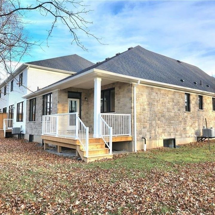 For Lease - 15 SHAMROCK Common, St. Catharines, Ontario - Photo 1