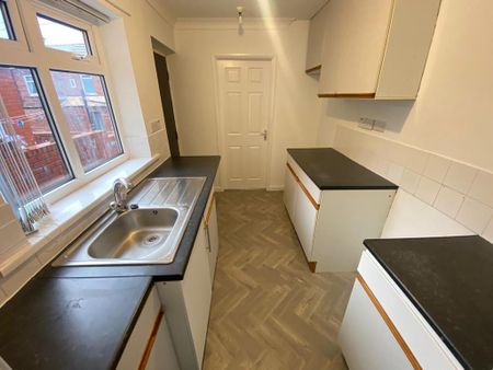 2 bedroom terraced house to rent - Photo 5