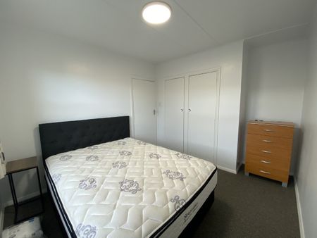 Fully furnished - Close to town on Alexandra Street - Photo 4