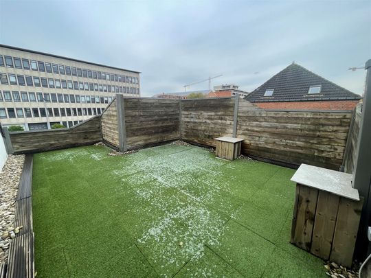 Prachtig, lichtrijk appartement met 1 slaapkamer en terras aan de Vaart! - Photo 1