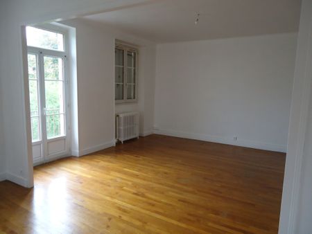 Location Appartement 4 pièces 101m² VARENNES VAUZELLES 58640 - Photo 2