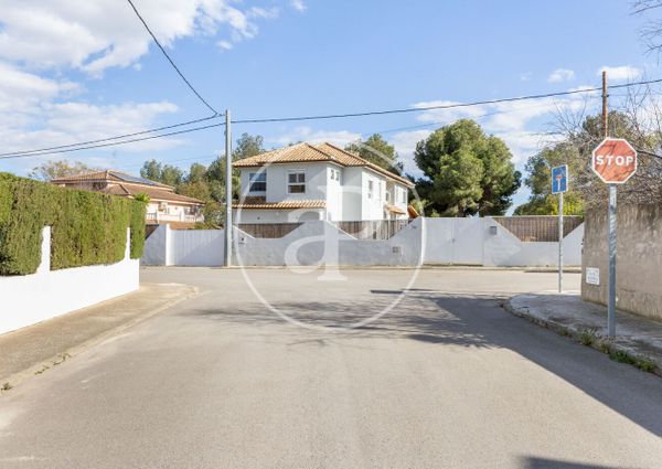 Flat for rent with Terrace in Serra