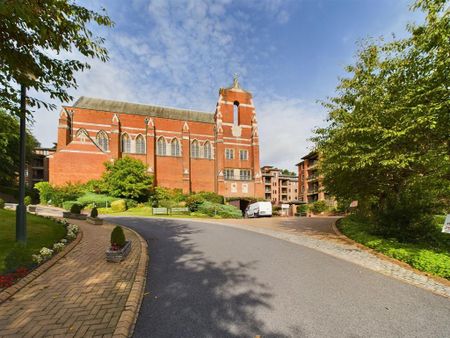 4 bedroom flat to rent - Photo 2