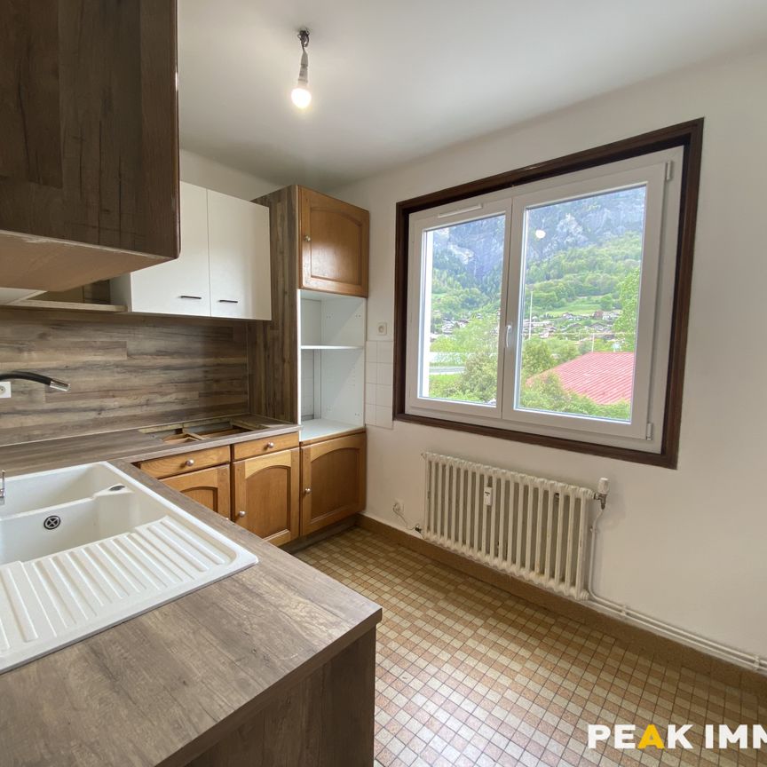 Location Appartement 4 pièces 66m² SALLANCHES 74700 - Photo 1