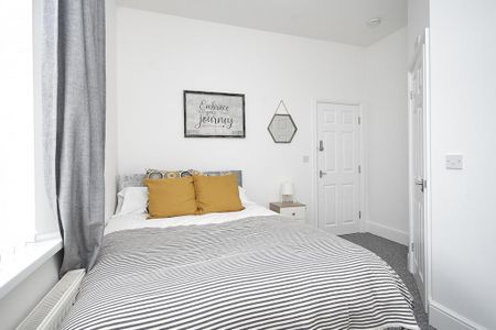 1 bedroom in a house share to rent - Photo 3