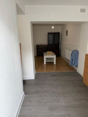 1 Bed Bungalow, Mellison Road, SW17 - Photo 2