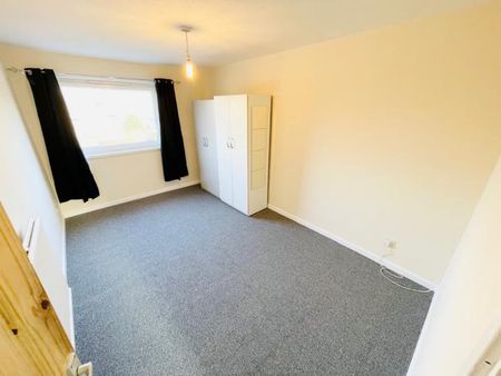 3beds Apartment - Photo 3