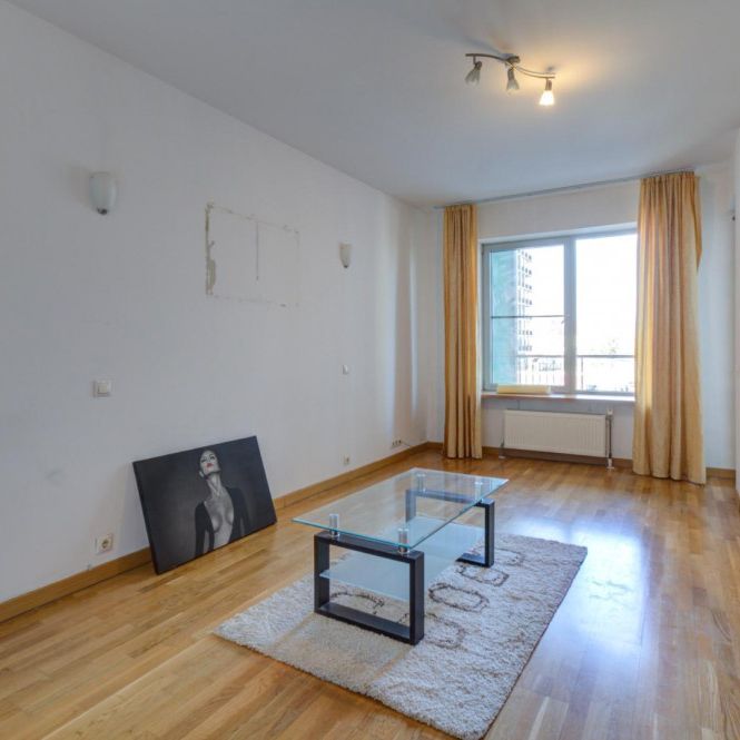 Garsoniera Asmita Gardens Vacaresti Splaiul Unirii parcare - Fotografie 1