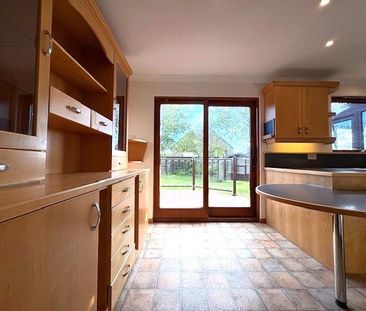 3 bedroom detached bungalow to rent - Photo 6