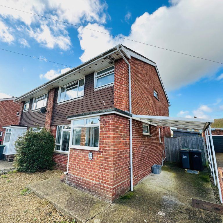 13, Ernest Close, - Photo 1