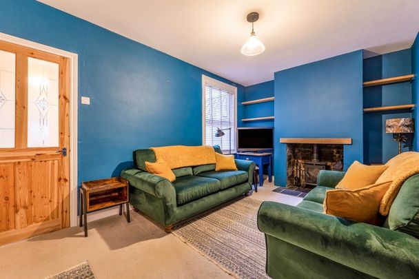 2 BED House To rent - Photo 1