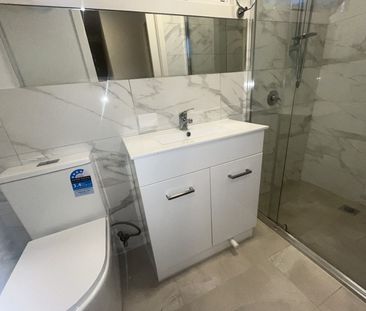 FOUR BEDROOM TOWNHOUSE - Photo 5