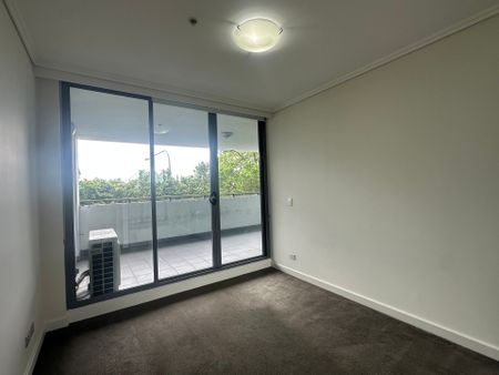 Generously Sized 2-Bedroom Apartment - Photo 5