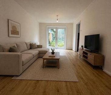 3 bedroom semi-detached house to rent - Photo 3