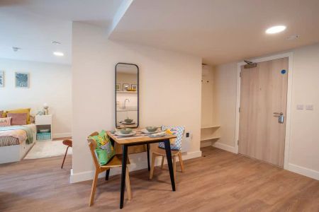 Grande 1 Bed Apartment - Photo 5