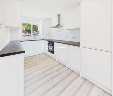 Britten Close, Elstree, Borehamwood, WD6 - Photo 4