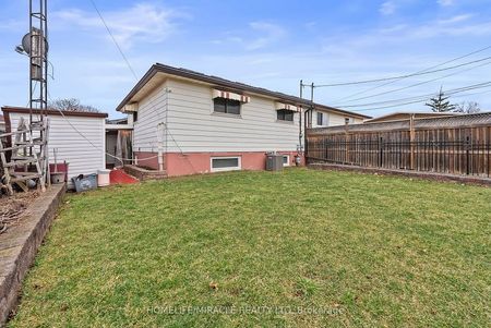 For Lease - 85 Autumn Boulevard, Brampton, Ontario - Photo 3