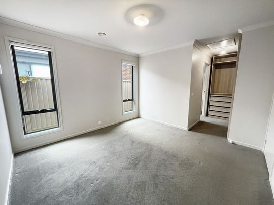 42 Gallant Way, Winter Valley - Photo 1