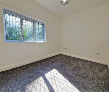 South Park Road, Cheadle - Photo 1