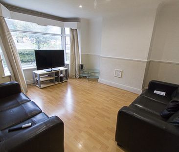 136 KIRKSTALL HILL Leeds - LS4 2SX - Photo 5