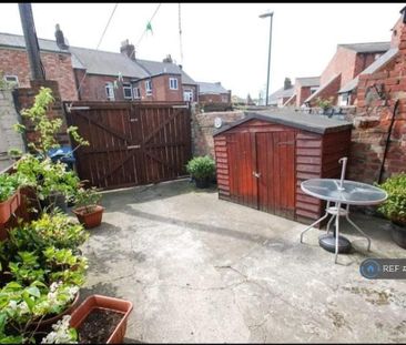 3 bedroom flat to rent - Photo 3