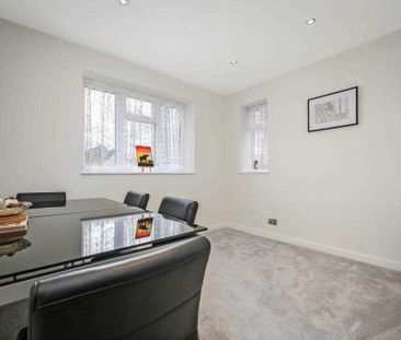 3 bedroom maisonette to rent - Photo 2